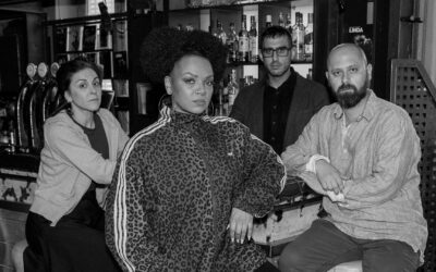 Off Off 2026 / |Arcana / «Δηκεοσήνι». Ένα έργο που δεν δίνει απαντήσεις, αλλά θέτει ερωτήματα